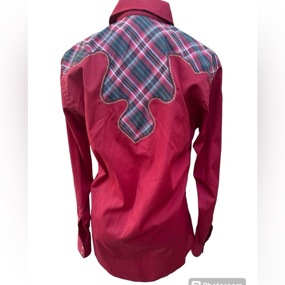 Vintage Wrangler Fancy Shirt with pearl snap buttons, Gold accents. Special. - Picture 3 of 11